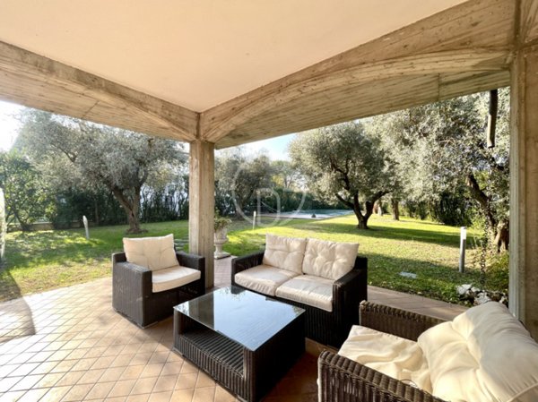 casa indipendente in vendita a Sirmione