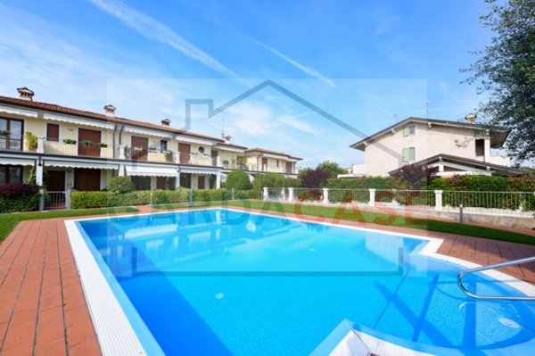 appartamento in vendita a Sirmione in zona Colombare