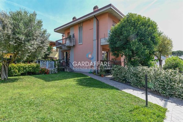 appartamento in vendita a Sirmione in zona Colombare