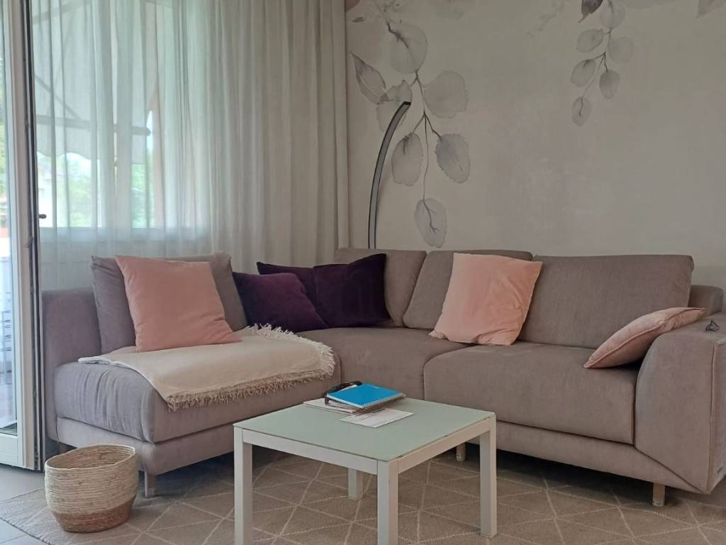 appartamento in vendita a Sirmione in zona Colombare