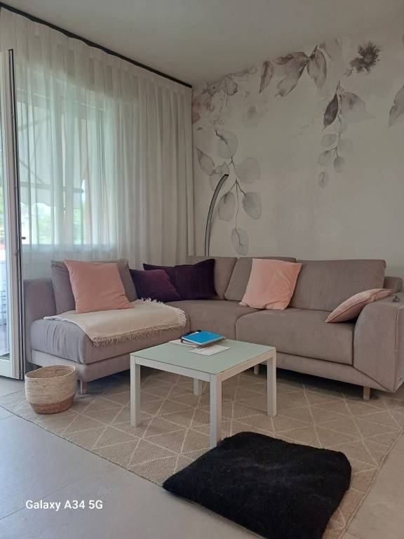 appartamento in vendita a Sirmione in zona Colombare