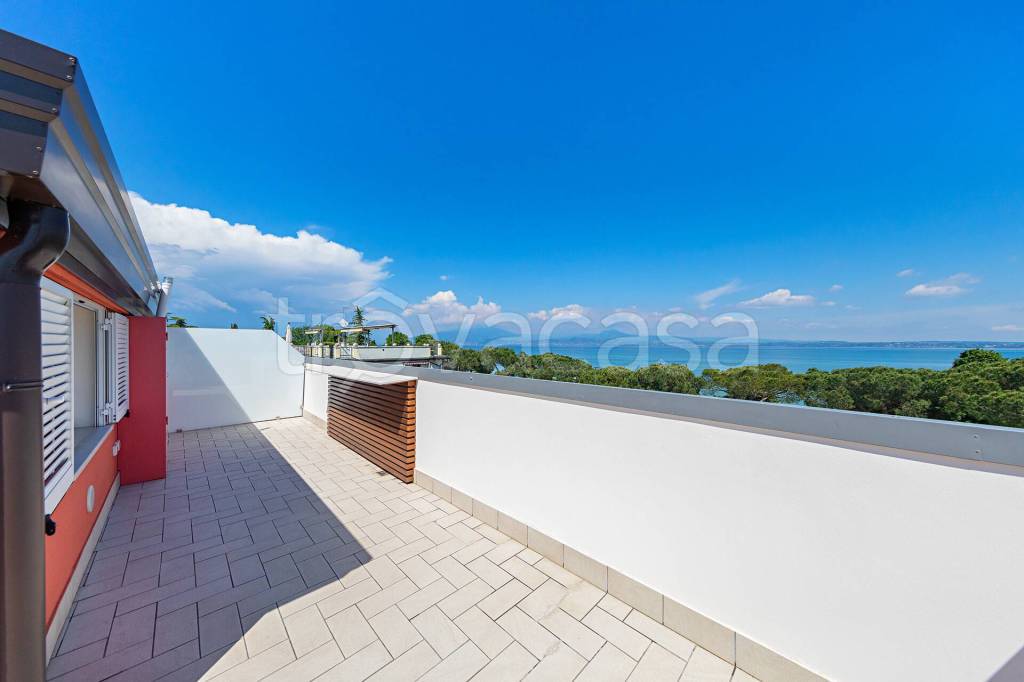 appartamento in vendita a Sirmione