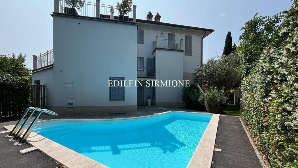 appartamento in vendita a Sirmione in zona Colombare
