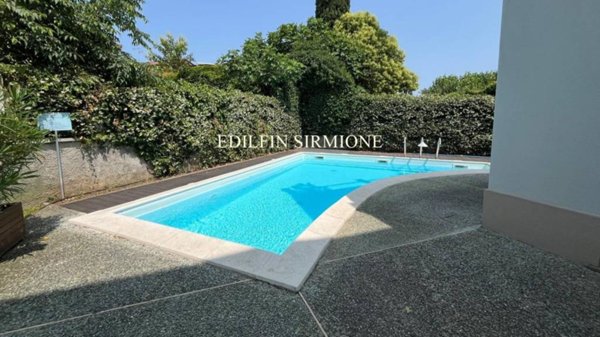 appartamento in vendita a Sirmione in zona Colombare