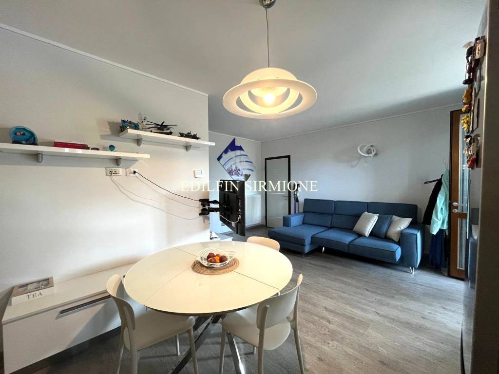 appartamento in vendita a Sirmione in zona Colombare