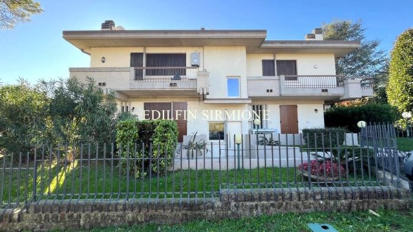 appartamento in vendita a Sirmione in zona Colombare