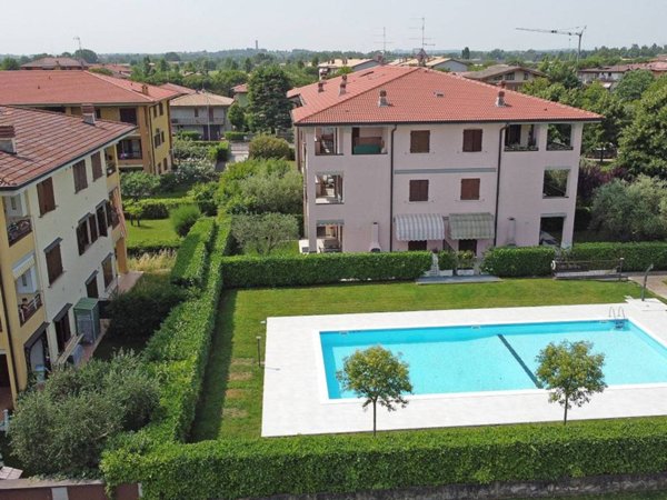 appartamento in vendita a Sirmione in zona Colombare