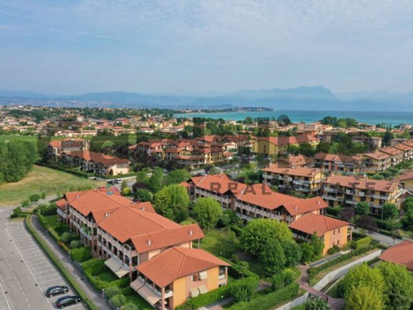 appartamento in vendita a Sirmione in zona Lugana
