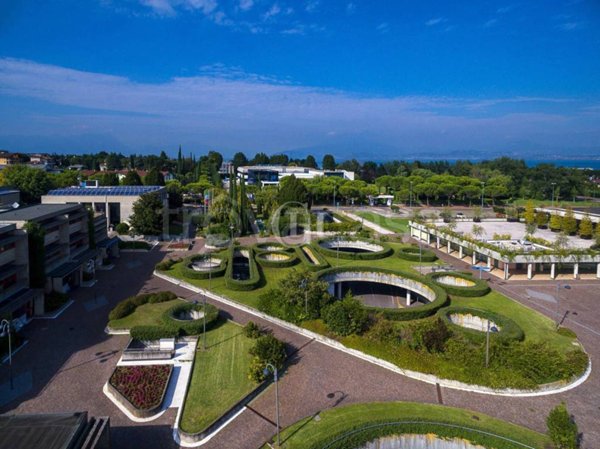 appartamento in vendita a Sirmione in zona Colombare
