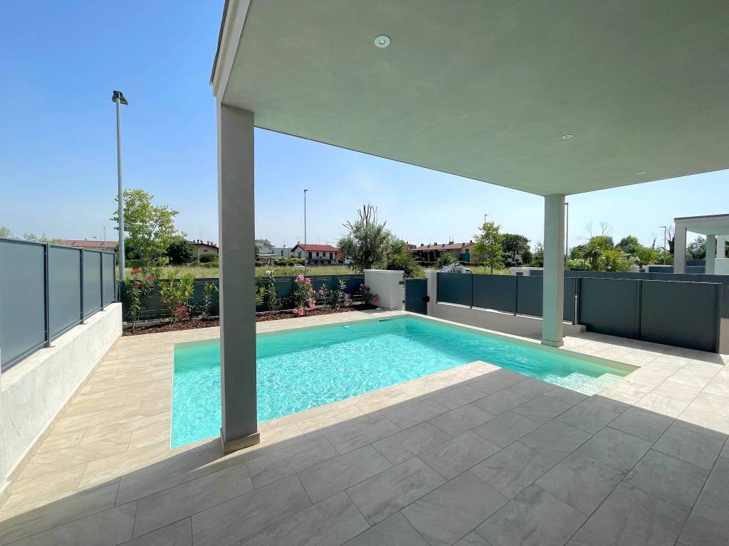 casa indipendente in vendita a Sirmione in zona Chiodi