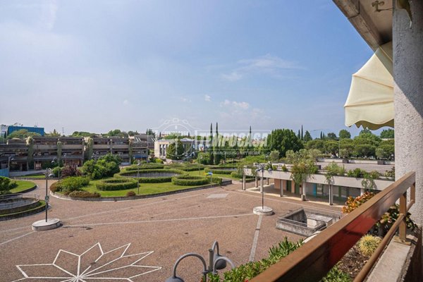 appartamento in vendita a Sirmione in zona Colombare