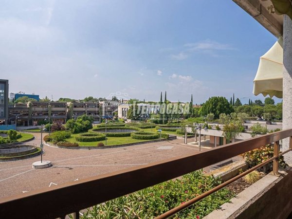 appartamento in vendita a Sirmione in zona Colombare