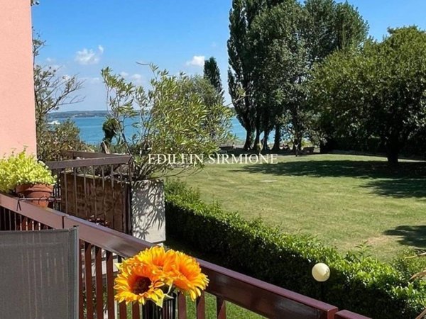 appartamento in vendita a Sirmione in zona Colombare
