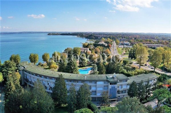 appartamento in vendita a Sirmione in zona Colombare