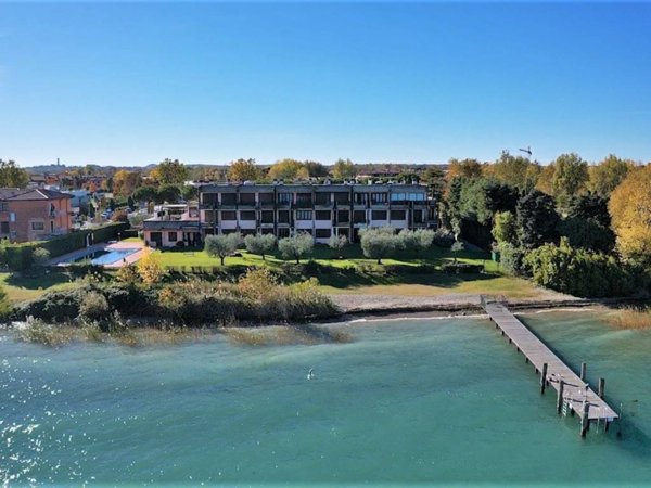 appartamento in vendita a Sirmione in zona Colombare