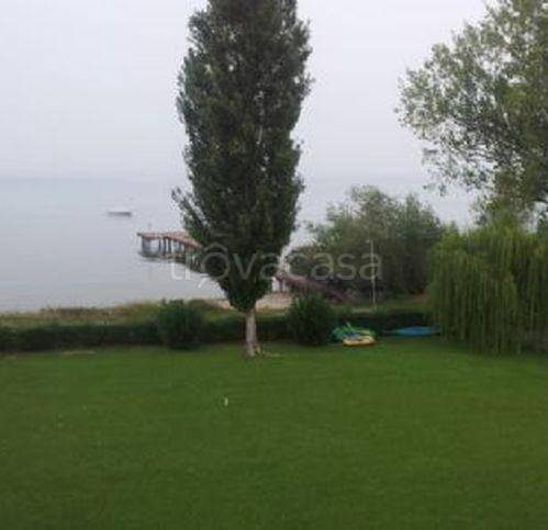 appartamento in vendita a Sirmione in zona Colombare