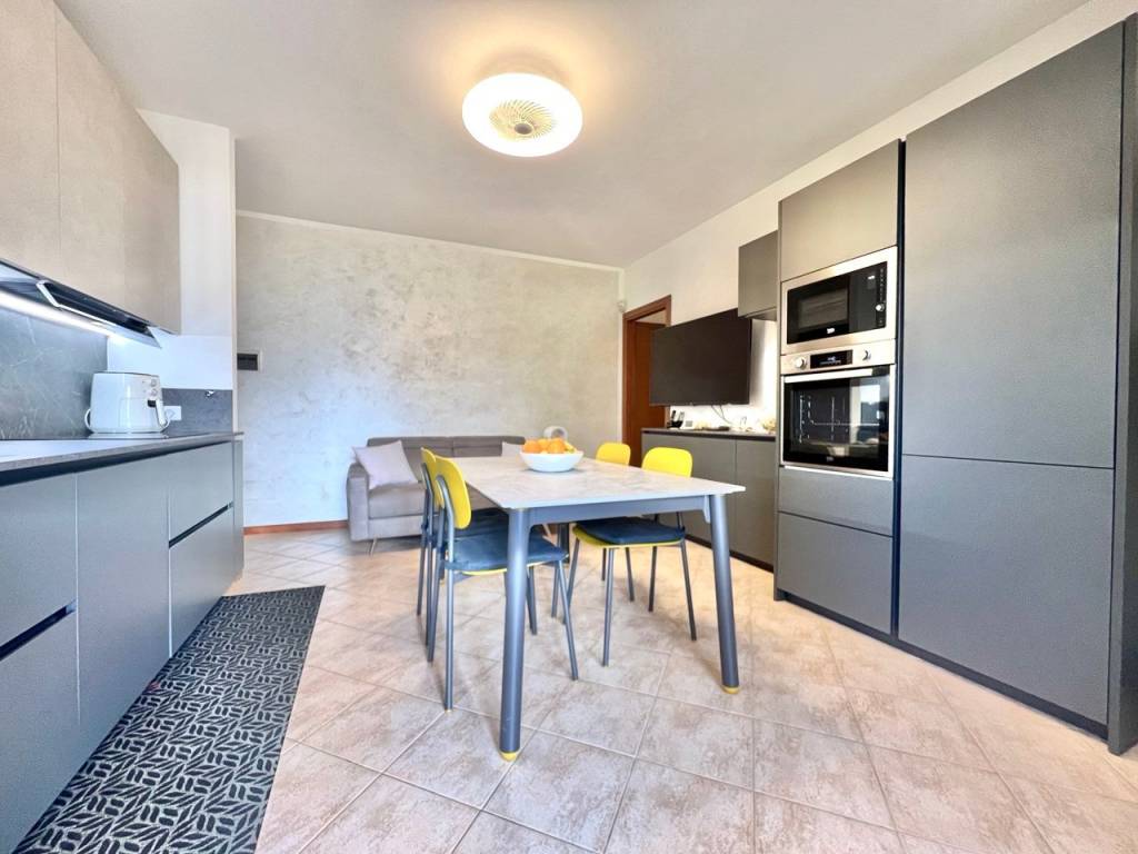 appartamento in vendita a Sirmione in zona Lugana