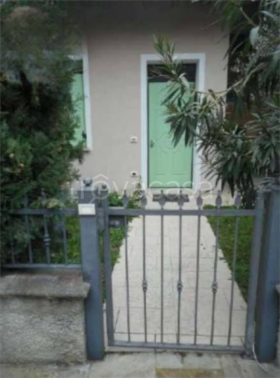 appartamento in vendita a Sirmione in zona Colombare