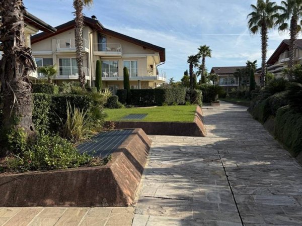 appartamento in vendita a Sirmione