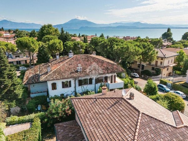 appartamento in vendita a Sirmione in zona Colombare