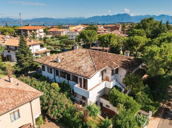 appartamento in vendita a Sirmione in zona Colombare