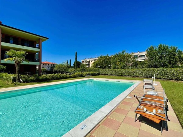 appartamento in vendita a Sirmione in zona Colombare