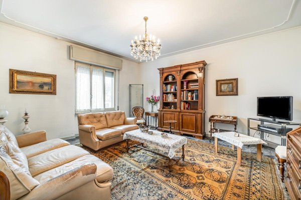 appartamento in vendita a Sirmione in zona Rovizza