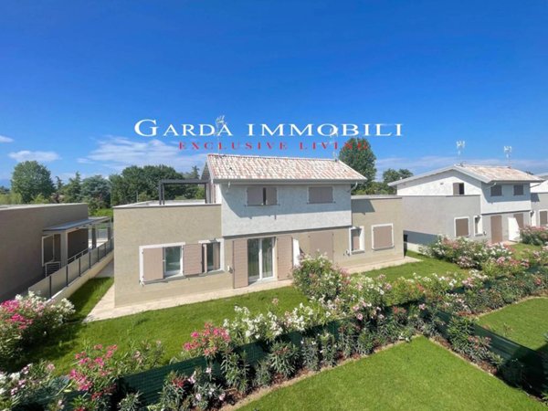 casa indipendente in vendita a Sirmione in zona Chiodi