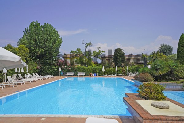 appartamento in vendita a Sirmione in zona Colombare