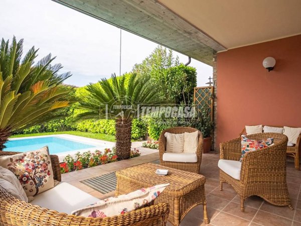 casa indipendente in vendita a Sirmione