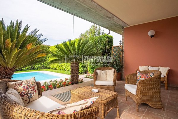 casa indipendente in vendita a Sirmione