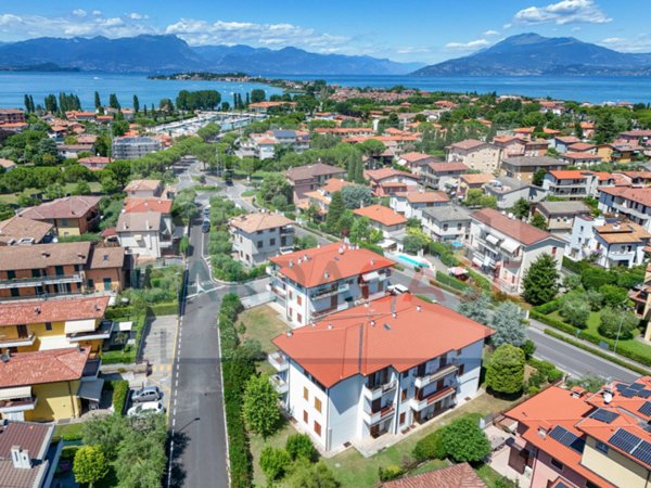 appartamento in vendita a Sirmione in zona Colombare