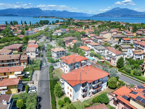 appartamento in vendita a Sirmione in zona Colombare