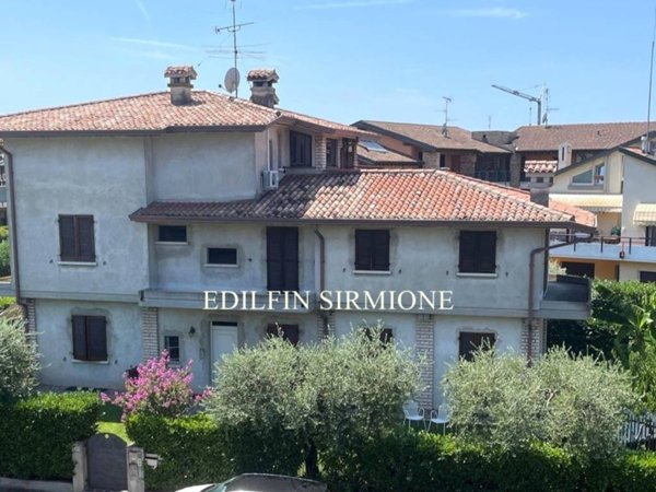 appartamento in vendita a Sirmione in zona Colombare
