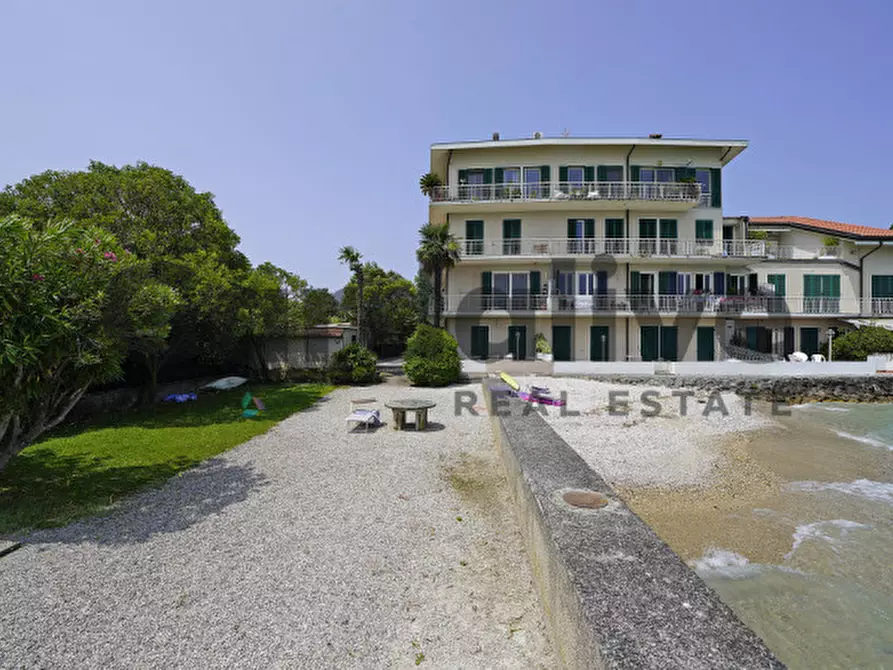appartamento in vendita a Sirmione in zona Colombare