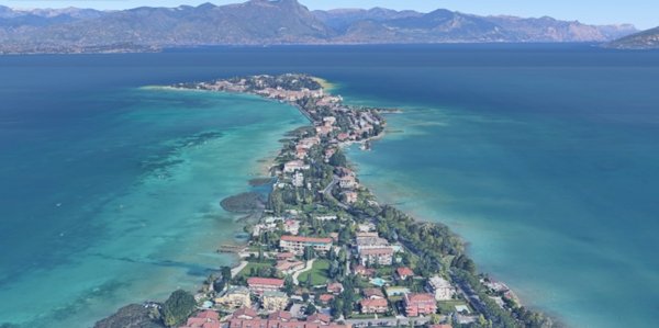 casa indipendente in vendita a Sirmione