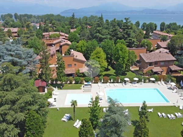 appartamento in vendita a Sirmione