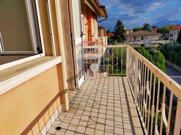 appartamento in vendita a Sirmione in zona Colombare