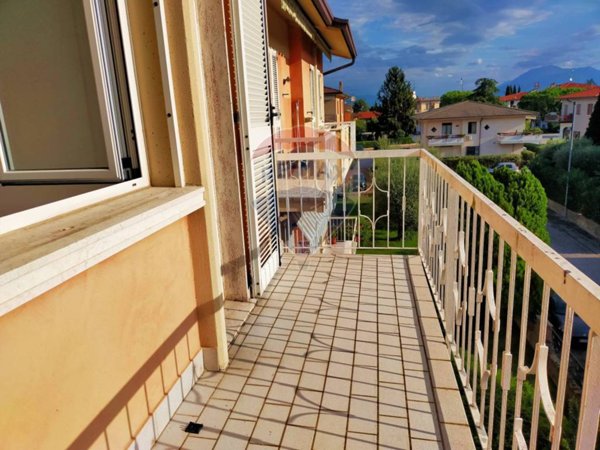 appartamento in vendita a Sirmione in zona Colombare