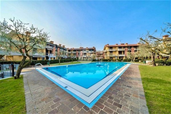 appartamento in vendita a Sirmione in zona Lugana