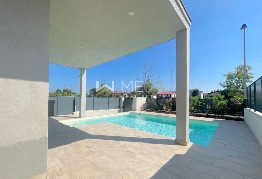 casa indipendente in vendita a Sirmione in zona Colombare