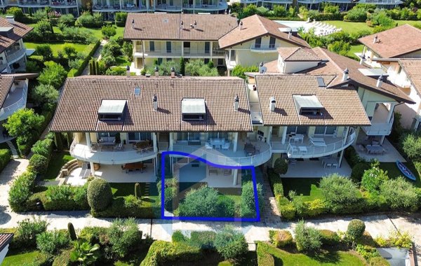 appartamento in vendita a Sirmione in zona Colombare
