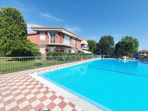 appartamento in vendita a Sirmione in zona Lugana