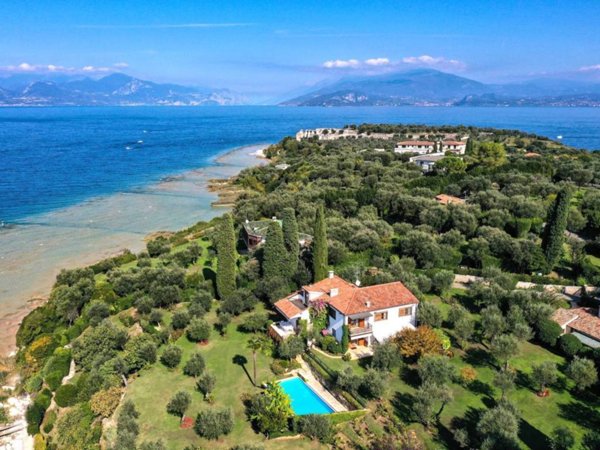 casa indipendente in vendita a Sirmione