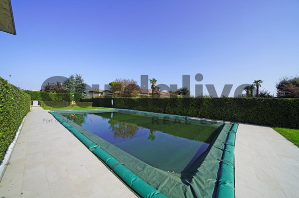 appartamento in vendita a Sirmione in zona Lugana