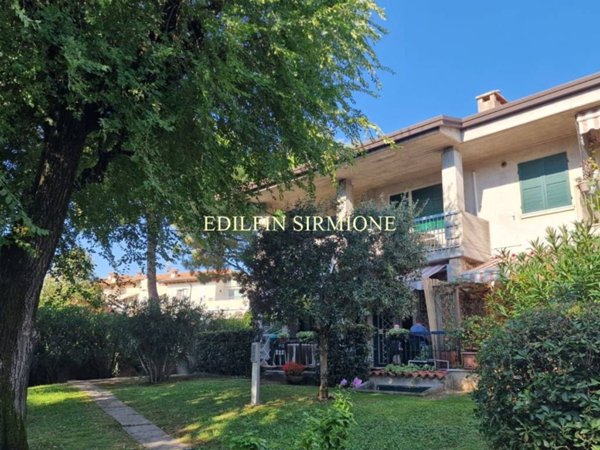 appartamento in vendita a Sirmione in zona Colombare