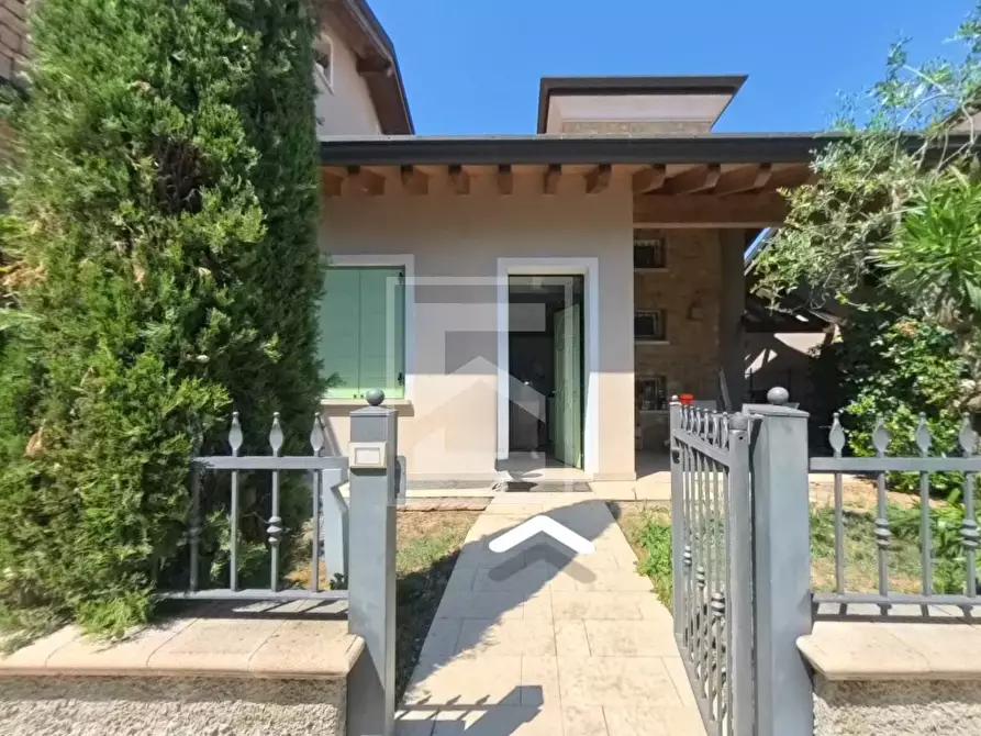 appartamento in vendita a Sirmione in zona Colombare
