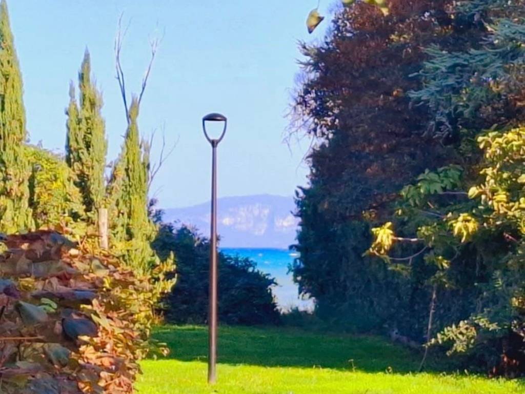 appartamento in vendita a Sirmione in zona Lugana