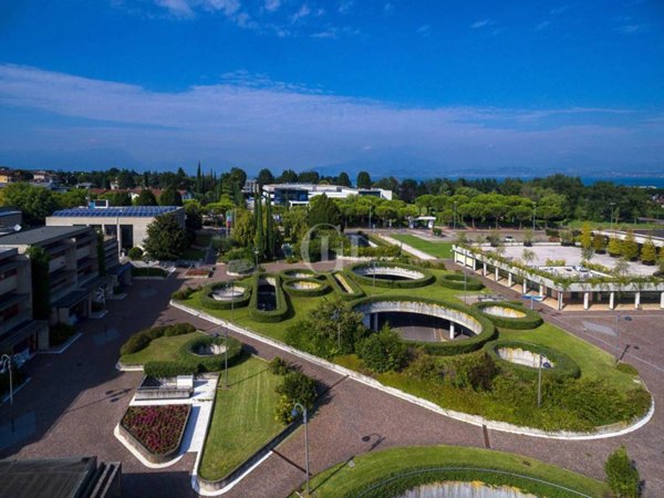 appartamento in vendita a Sirmione in zona Colombare