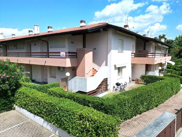 casa indipendente in vendita a Sirmione in zona Colombare